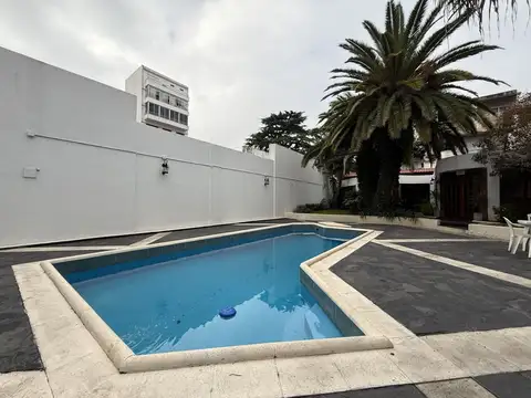 Departamento 4 ambientes con 5 baños