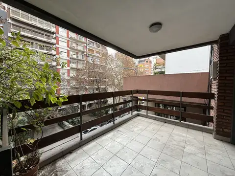 VENTA 4 AMBIENTES CON DEPENDENCIA , FLORES