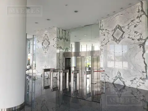 Oficina en Venta con 4 cocheras