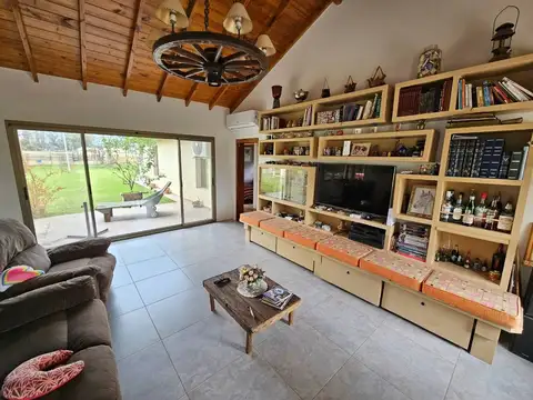 Casa 6 ambientes con 3 baños