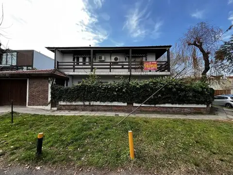 Chalet 4 ambientes en venta en San Isidro