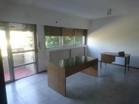 Galpon en Alquiler en Piñeyro, $ 2.500