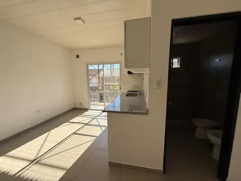 Depto Tipo Casa Monoambiente con 1 baño
