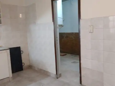 Depto Tipo Casa en Venta en Lanus Este, USD 60.000