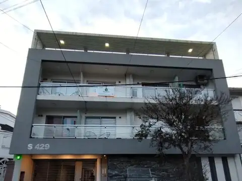 MONOAMBIENTE AL FRENTE. EXCELENTE UBICACION!
