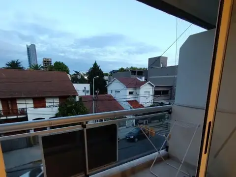MONOAMBIENTE AL FRENTE. EXCELENTE UBICACION!