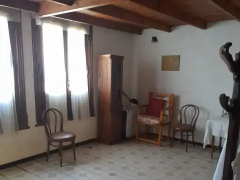 Casa 4 ambientes con 1 baño