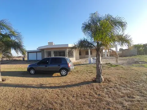 LOTE 1 HECTAREA CON CASA 320 MTS. CUBIERTOS 