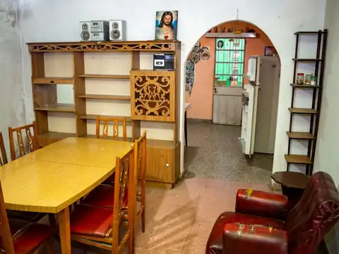 Casa 4 ambientes con 1 baño