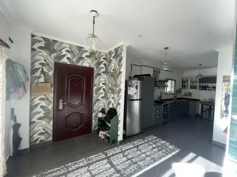 Depto Tipo Casa en Venta en Bernal Oeste, USD 95.000