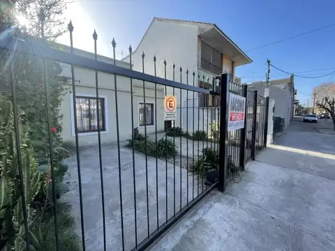 CASA (PH) CON DOBLE COCHERA