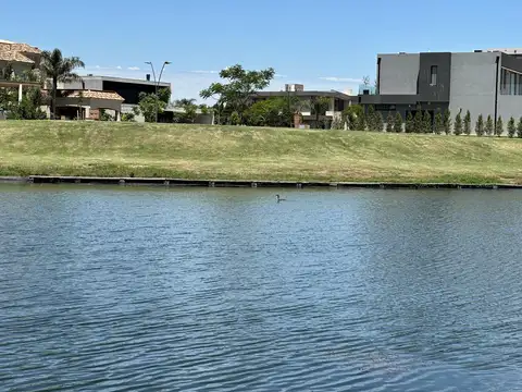 Barrio Marinas - Lote al agua