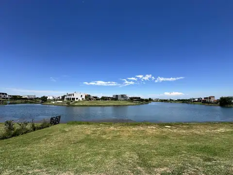 Terreno en Venta 17  mts Fondo