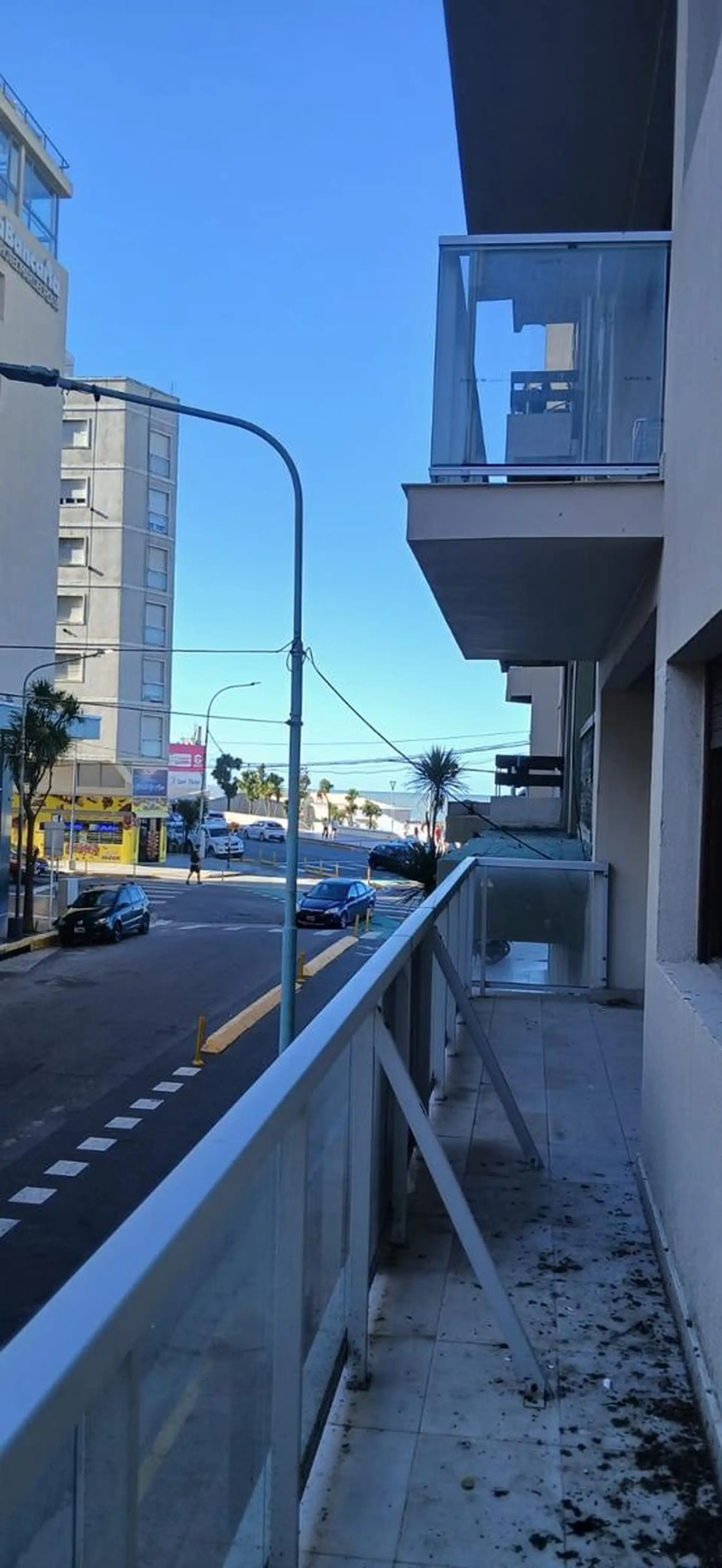 Venta departamento - 4 ambientes c/ dependencia - a la calle - Mitre 1100 - la Perla
