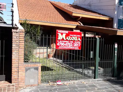 Chalet 2 plantas, V. López, excelente estado, 3 ambientes, 2 dorm garage subsuelo,, jardin, parr