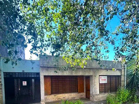 OPORTUNIDAD ! EN VENTA - CASA 3 AMBIENTES A REFACCIONAR