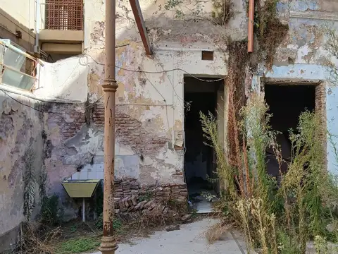 Depto Tipo Casa en Venta 100 años