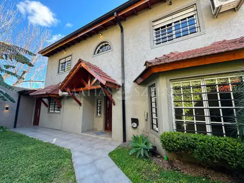 Depto Tipo Casa en Alquiler de 3 ambientes