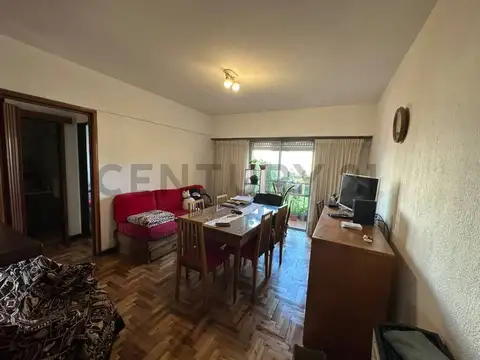 EN VENTA! Departamento 3 ambientes al frente con balcon