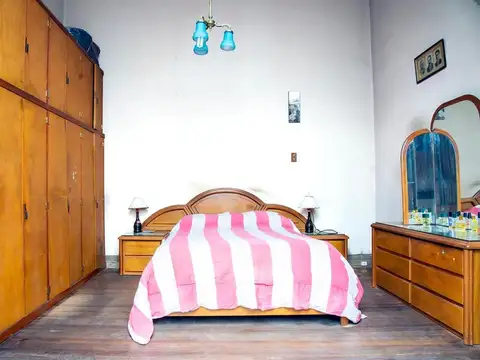 Depto Tipo Casa en Venta 80 años