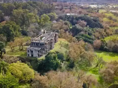 Terreno con Proyecto de Hotel en Escobar