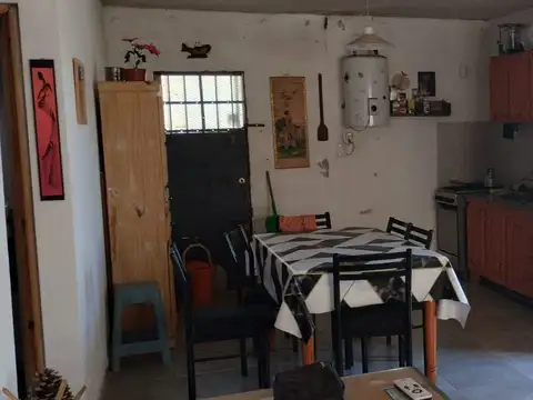 Casa 3 ambientes con 1 baño