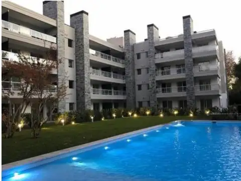 Dpto de 3 ambientes segundo piso.-