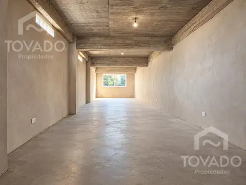 GRAN OPORTUNIDAD GALPÓN O DEPÓSITO EN FLORES COMERCIAL