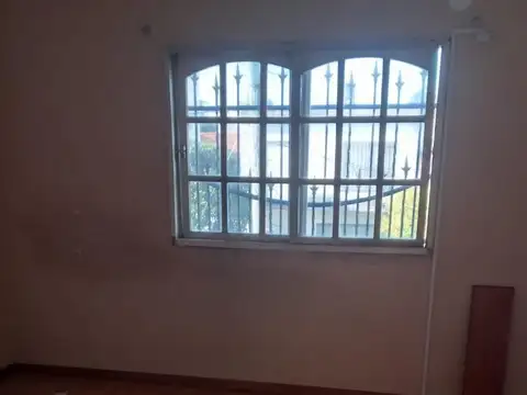 Casa en Alquiler en Villa Luzuriaga, $ 630.000