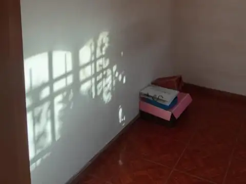 Casa en Alquiler con 1 cochera