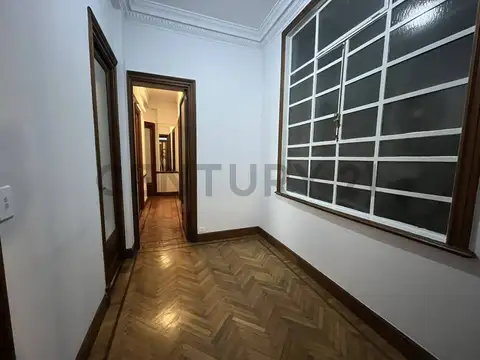 Arroyo 800, Piso 1