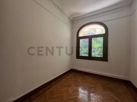 Oficina en Alquiler 101 años