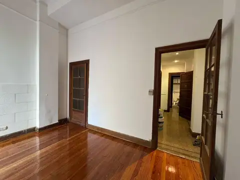 Local en Venta en Flores, USD 490.000