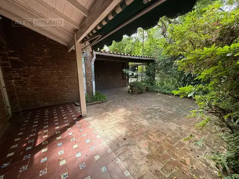 Casa 5 ambientes con 1 baño
