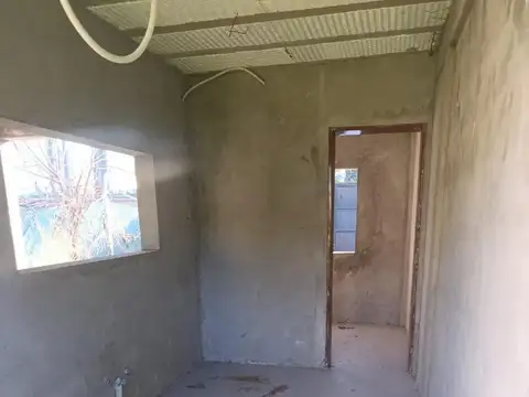 Casa 2 ambientes con 1 baño