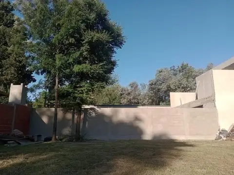 VENTA CONSTRUCCION A TERMINAR C/ LOTE DE 417M2- TORTUGUITAS