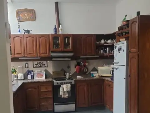 Casa 4 Amb en Hurlingham con Pileta, Parrilla y Cochera