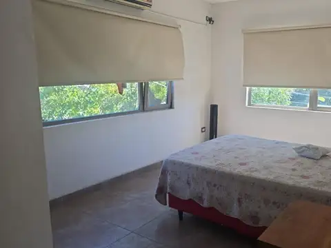 Casa 4 Amb en Hurlingham con Pileta, Parrilla y Cochera