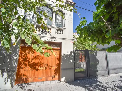 CASA PREMIUM EN BARRIO CONSTITUYENTES