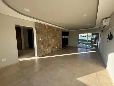 Casa en Alquiler al Norte