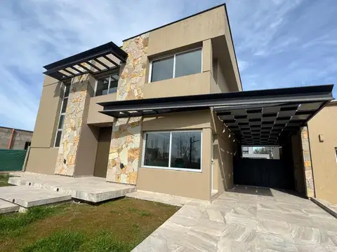 Casa en Alquiler de 3 dormitorios