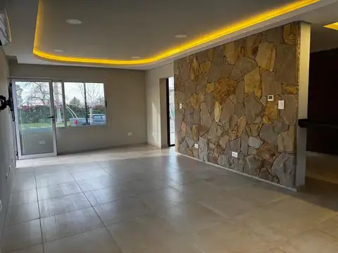 Casa en Alquiler en Maipu, USD 1.900