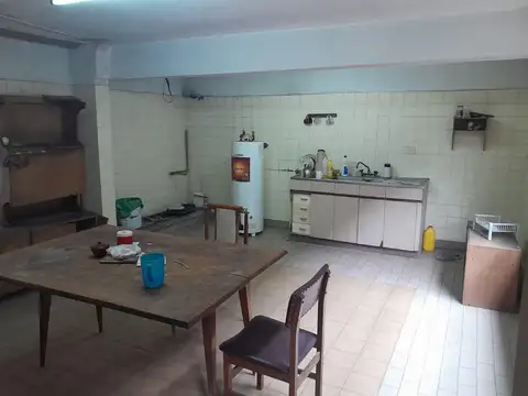Galpon en Venta 30  mts Fondo