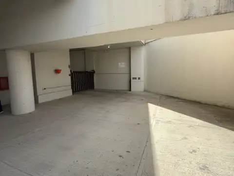 2 unidades de Cochera en Irigoyen Freyre al 2700