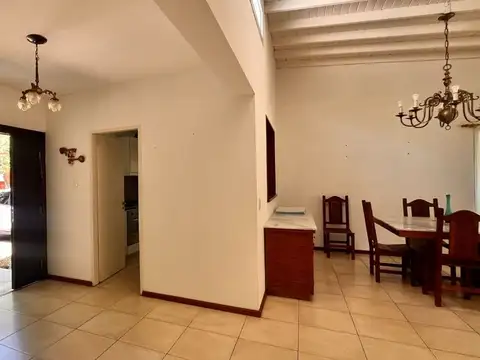 Bº LOS PILARES. Alquiler 3 dorm. 2 baños. Jardín