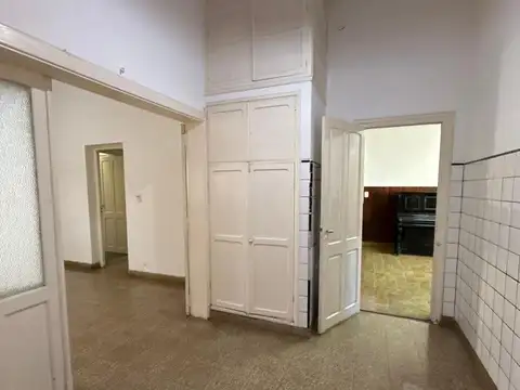 CASA CENTRICA (EXELENTE CONSTRUCCION) - VENTA - BARADERO