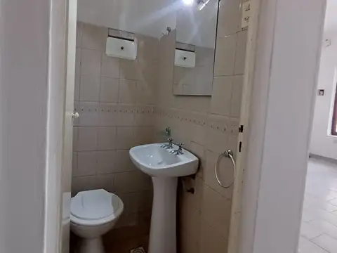 Depto Tipo Casa 3 ambientes con 2 baños