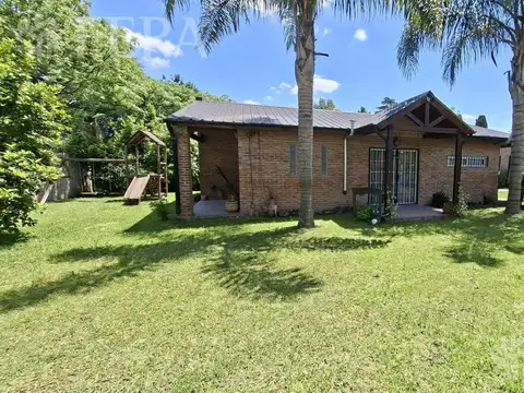 Venta quinta 4 ambientes con piscina y quincho en Francisco Alvarez