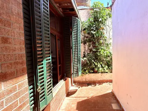 Depto Tipo Casa en Venta 50 años