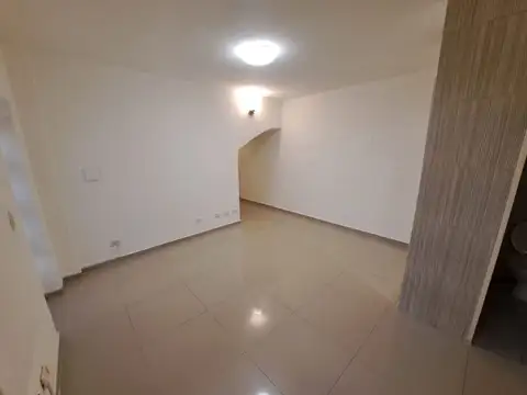 Depto Tipo Casa en Venta 24 años